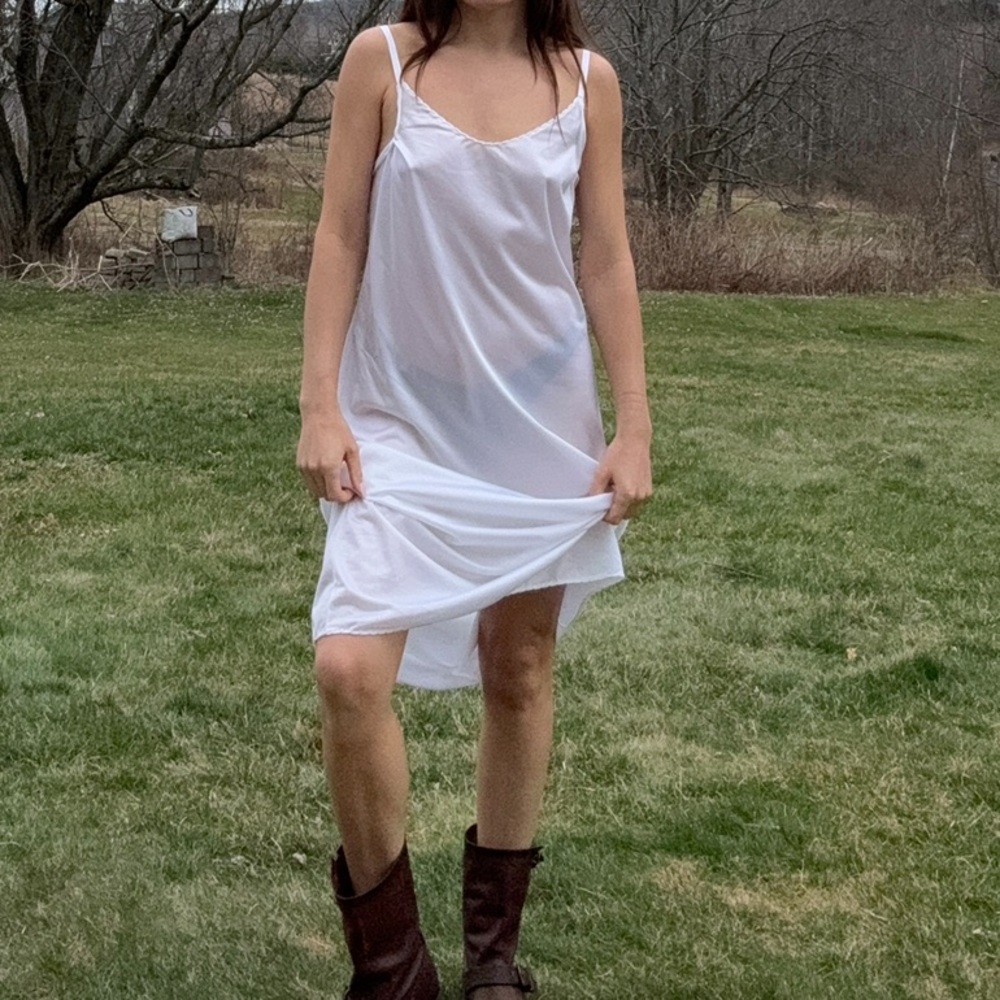 White vintage slip - Picture 1 of 3